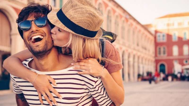 O mistério é um forte aliado para manter a chama da paixão acesa Por que o calor do sentimento, muitas vezes, não se mantém? Tudo é perfeito quando não se tem o conhecimento real do que é! O mistério é um forte aliado para manter a chama da paixão acesa!
O