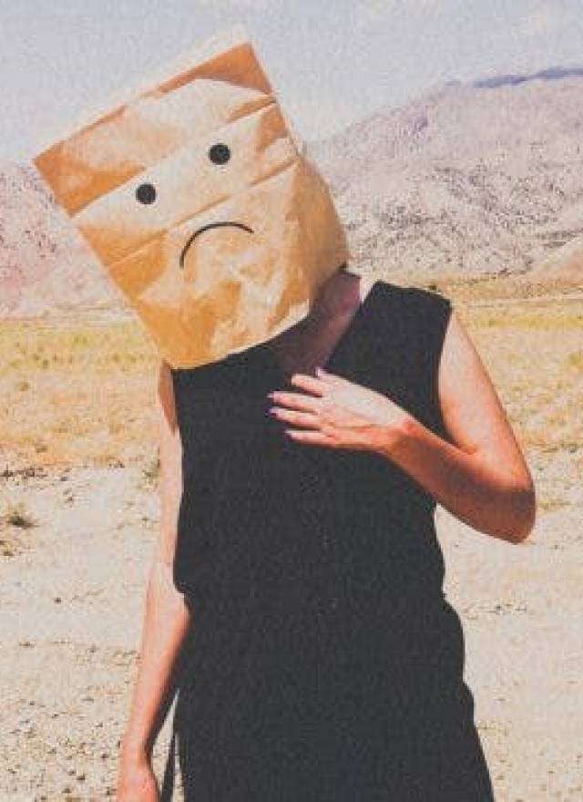 A mentira que você conta nas redes sociais afeta a sua saúde mental.