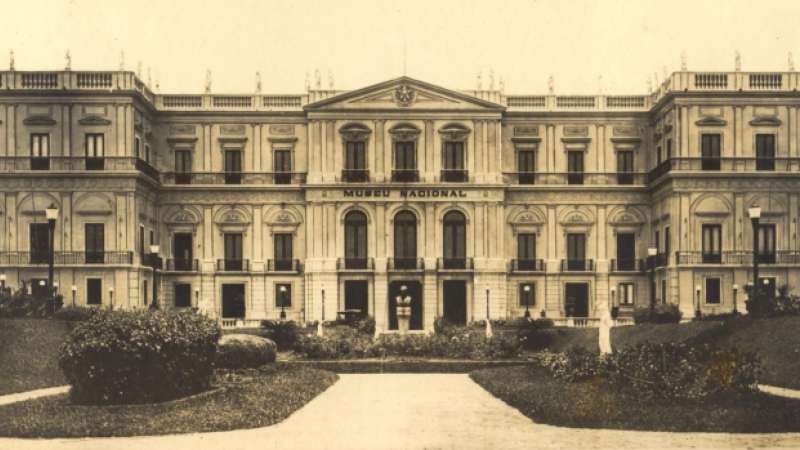 Dia 7 de Setembro, sexta-feira, será o feriado da Independência, cuja história foi perdida, queimado na triste tragédia que não só chocou o país, mas como também o envergonhou diante do mundo. O