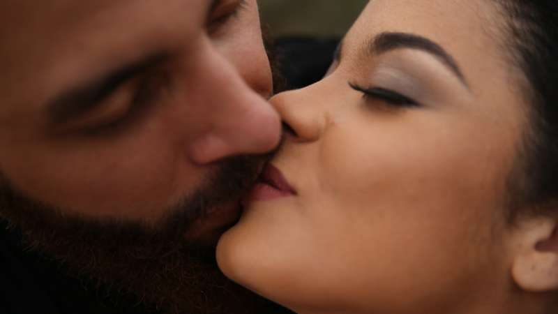 No Dia do Sexo, filósofo Fabiano de Abreu fala sobre infidelidade: O Dia do Sexo é comemorado nesta quinta-feira, dia 6 de setembro, e como grande parte dos infiéis traem seus companheiros apenas por sexo, o filósofo e pesquisador Fabiano de Abreu fez um alerta: "Tudo o que é novo