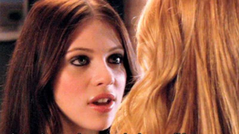 Cada um de nós carrega dentro seu próprio universo. Entrar em contato com outro, é atravessar uma fronteira para outro país, é mergulhar em outra cultura, é aprender uma outra forma de enxergar o mundo,