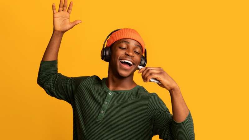 Música e inteligência; O que seu gosto musical revela sobre seu QI? Ter afinidade com estilos musicais diferentes é natural entre as pessoas, mas você sabia que o gosto musical pode estar relacionado à inteligência?