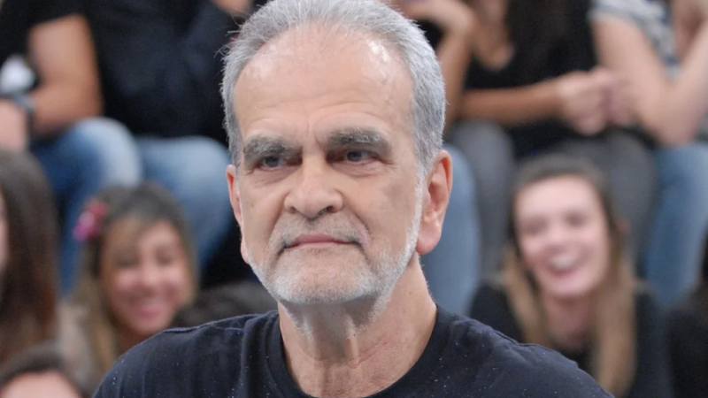 Maurício Kubrusly: Entenda o que é demência frontotemporal, a doença que afeta o jornalista De acordo com o Dr. Fabiano de Abreu Agrela, a doença não tem cura e afeta progressivamente as funções cerebrais