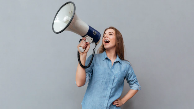 Falar alto demais pode ser transtorno? Pessoas que não têm condições como surdez ou educação nesse sentido, falar alto demais pode ser um sintoma de transtornos de personalidade dramática, alerta o Pós PhD em neurociências Dr. Fabiano de Abreu Agrela